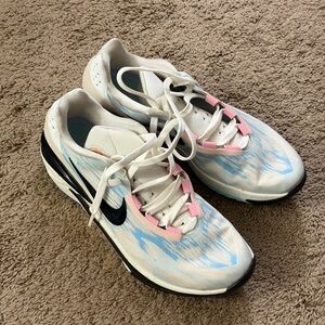 Nike GT cut 2 basketball shoes